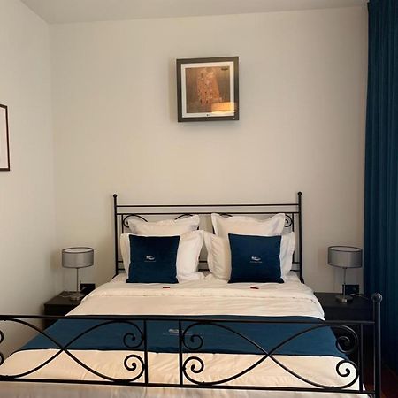 Botanique Suites Airbnb, Anvers Exterior foto