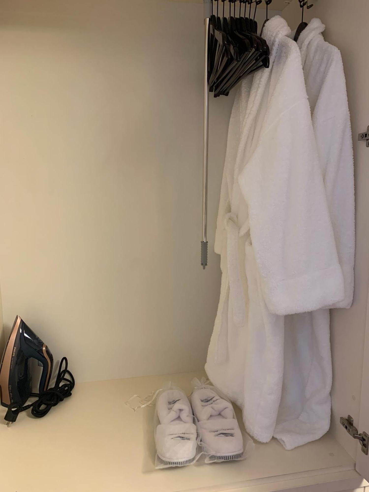 Botanique Suites Airbnb, Anvers Exterior foto